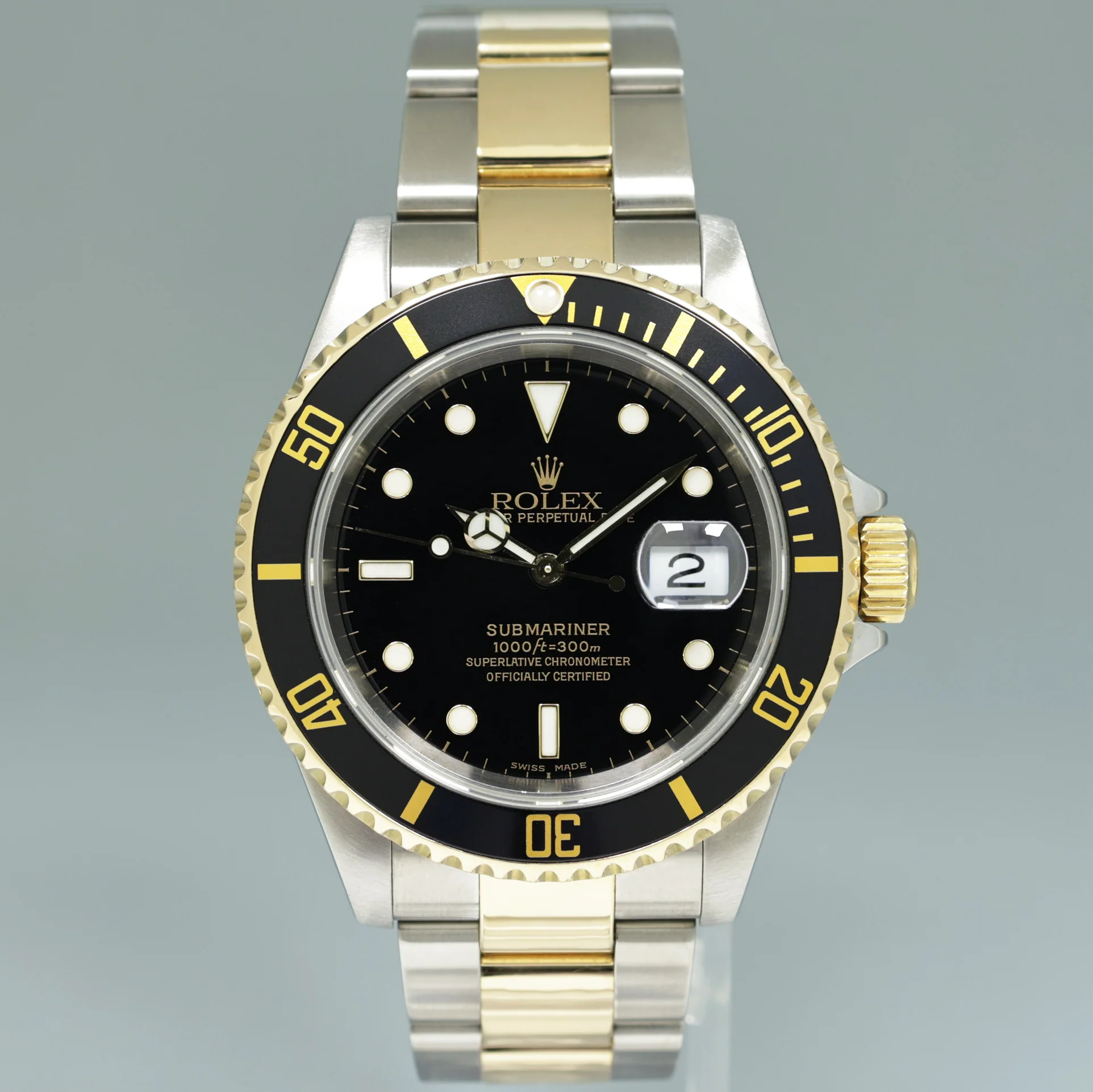 2000 PAPERS MINT GOLD BUCKLE Rolex Submariner 16613 Gold Two Tone Black Watch - Image 2